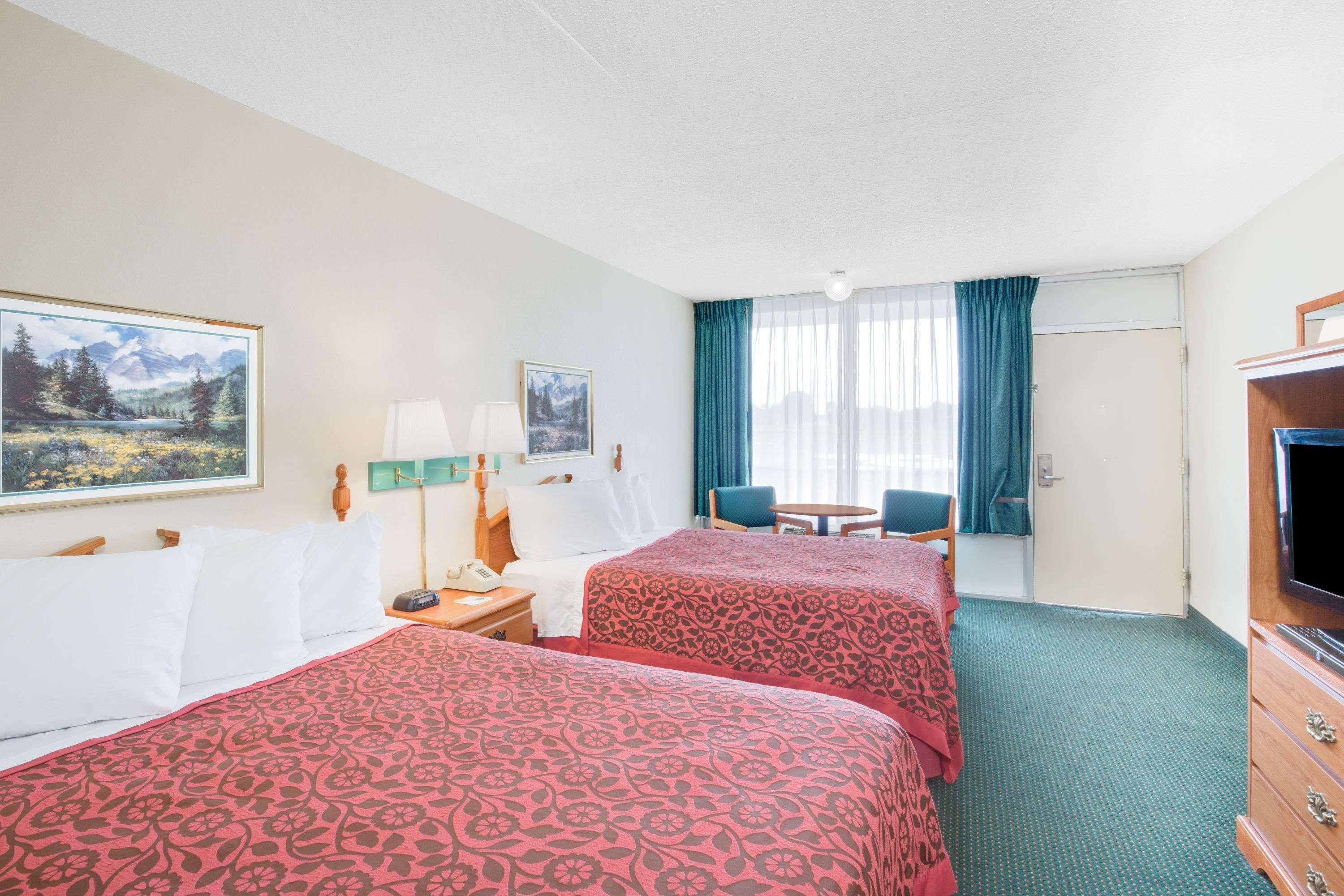 Days Inn By Wyndham Newport Dış mekan fotoğraf