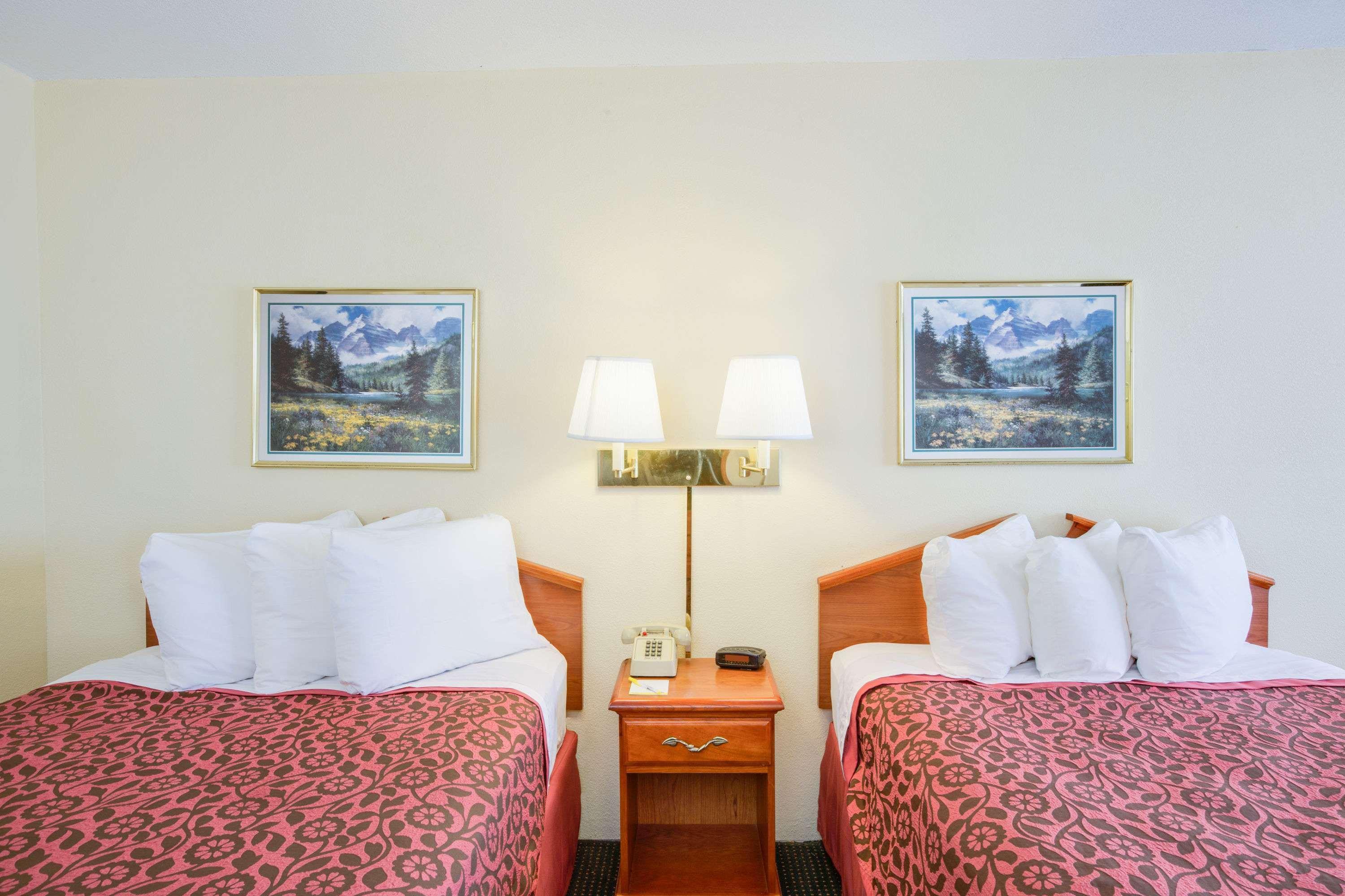 Days Inn By Wyndham Newport Dış mekan fotoğraf