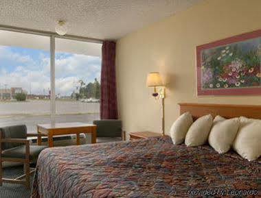 Days Inn By Wyndham Newport Dış mekan fotoğraf